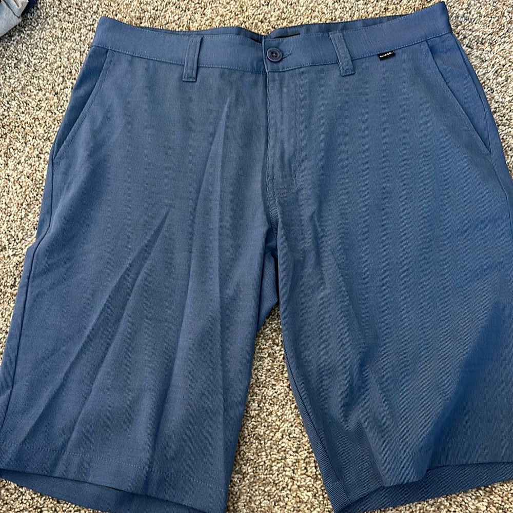 Travis Mathew blue shorts size 33